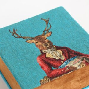 Rankų darbo dėžutė „Kilmingasis Elnias“